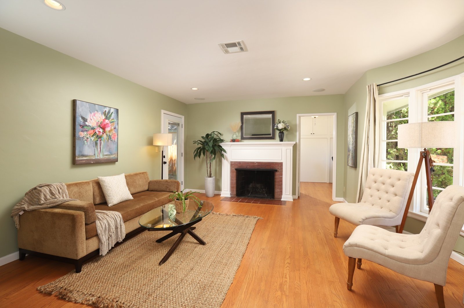 Piedmont Avenue La Crescenta living room after